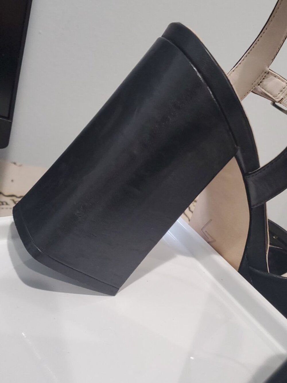 27 Edit Naturalizer Black Platform Heeled Sandal - Picture 5 of 9